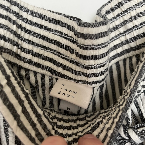 Linen pants - Picture 2 of 2